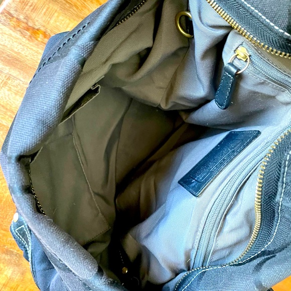Coach Black Shoulder Tote in Signature Canvas - Picture 5 of 5